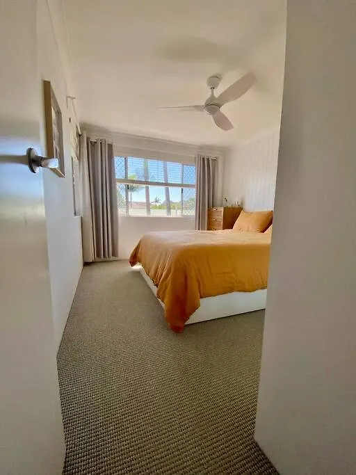 Apartment Sunny Beachside Escape 2Br Walk To Palm Beach Gold Coast