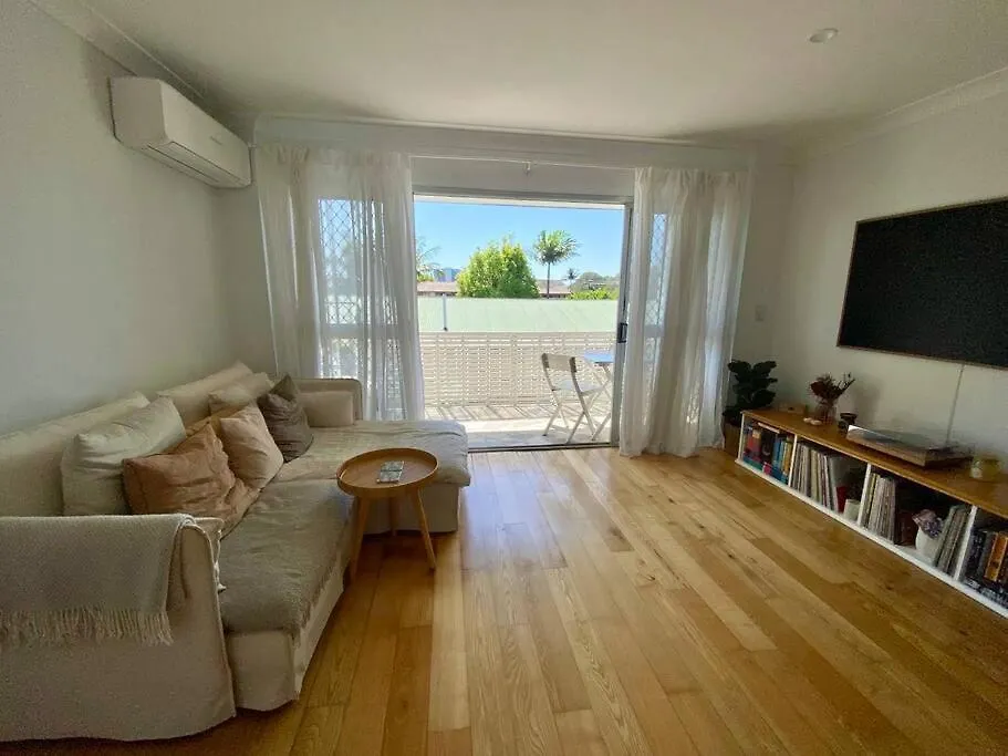 Apartment Sunny Beachside Escape 2Br Walk To Palm Beach Gold Coast Australia