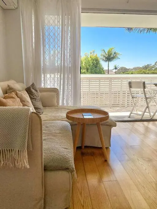 Apartment Sunny Beachside Escape 2Br Walk To Palm Beach Gold Coast