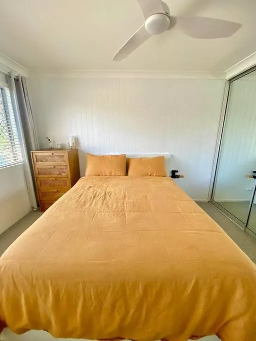 Sunny Beachside Escape 2Br Walk To Palm Beach Gold Coast 0*,